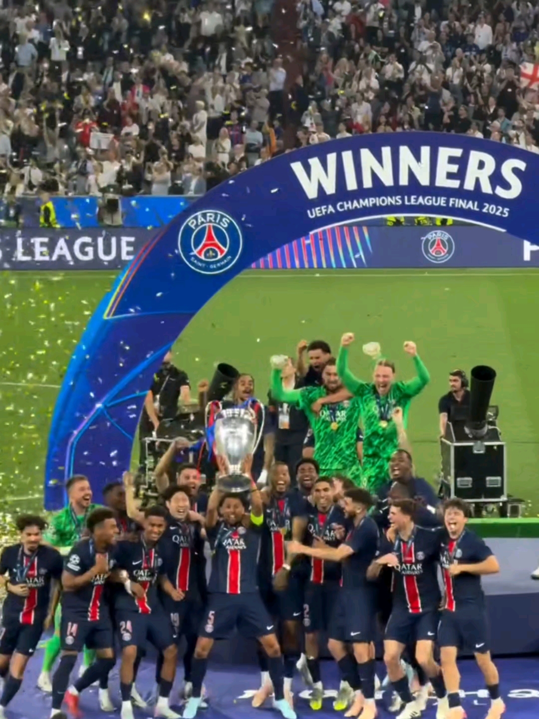 巴黎圣日耳曼大胜，晋级欧冠决赛热门球队的简单介绍