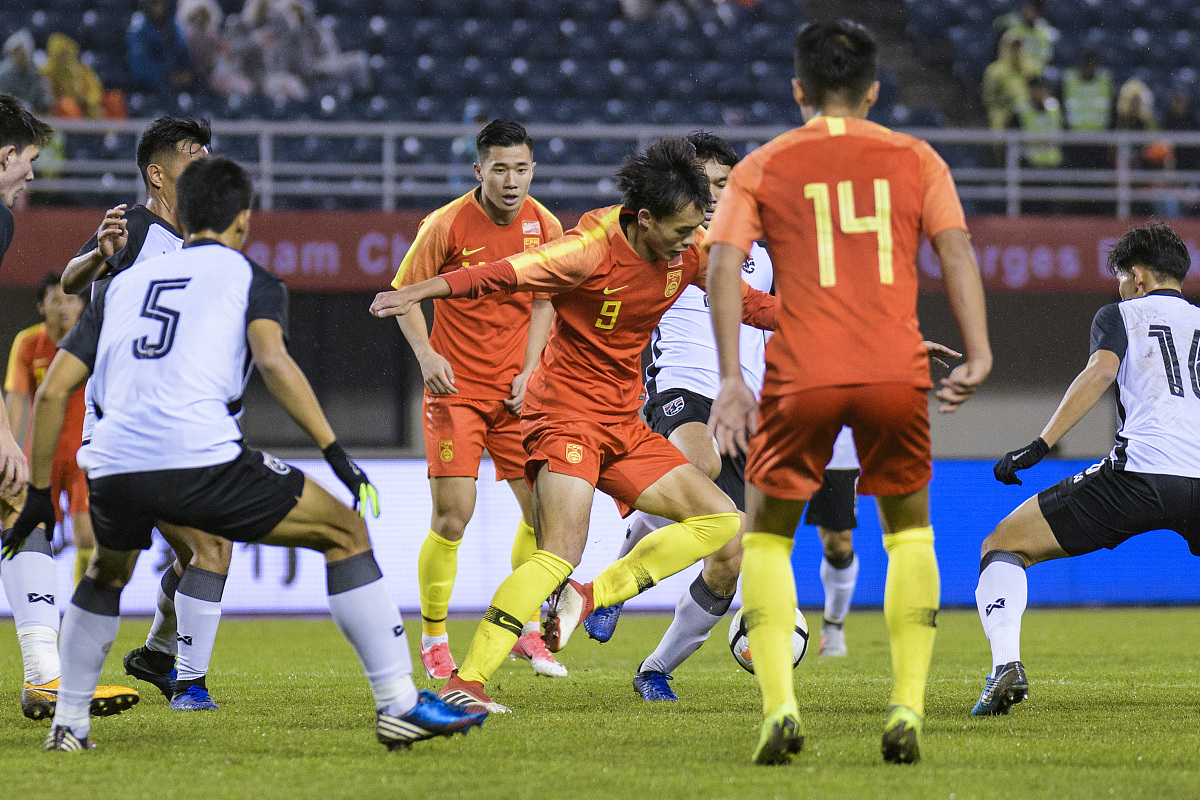 开云体育官方网站-队伍实力悬殊，劣势球队如何突围？