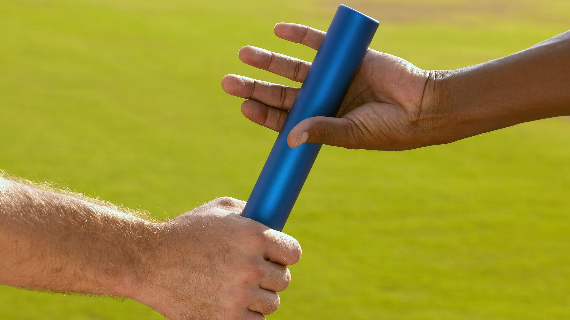 德甲争冠战之夜，戈贝尔点燃赛场，当篮球巨星照亮绿茵场